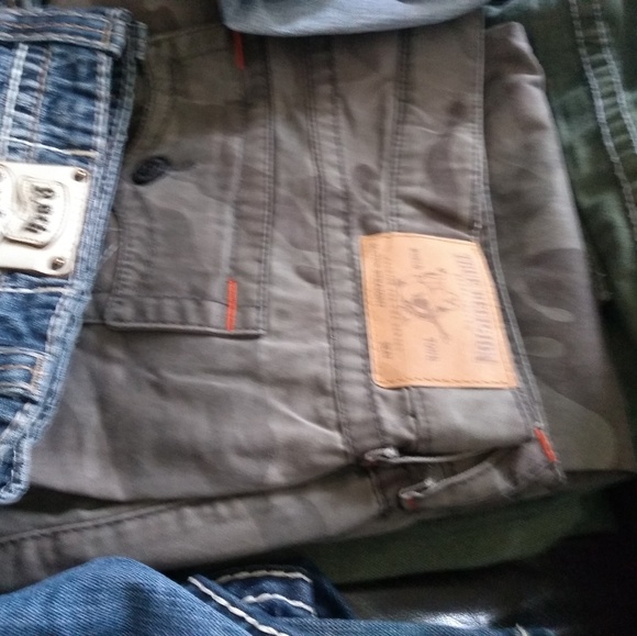Men's jeans size 44 length is 34.Also shorts. - Picture 2 of 2